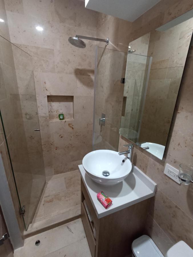 Lujo Recien Construido En Quinta Avenida Apartamento *